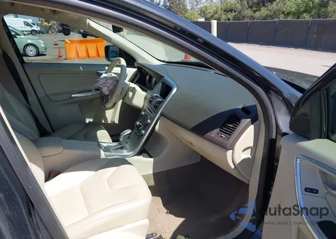 2013 Volvo Xc60 3.2 Premier из США, поврежденный, VIN YV4952DL6D2420894